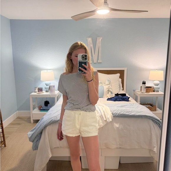 Hollister Pants - Hollister White Shorts